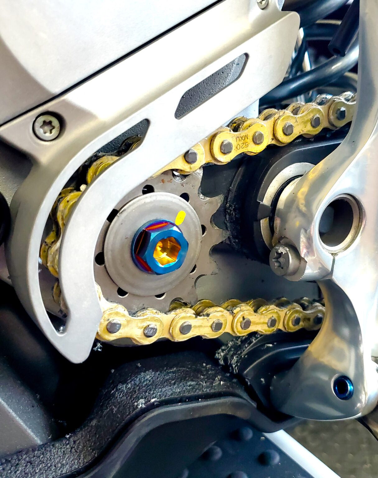 Stark Varg titanium front sprocket bolt - Warp 9