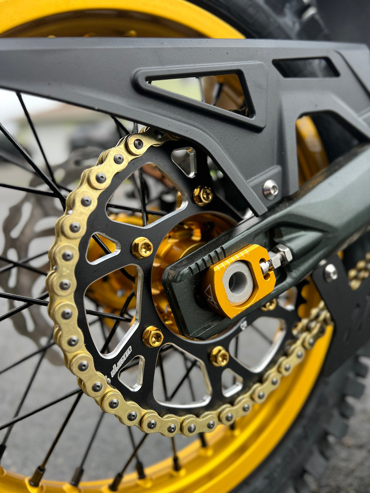Surron Rear Axle Block Surron Ultra Bee Axle Blocks – Elektrisches Racing